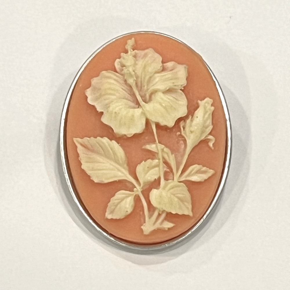 Final Price! Vintage Cameo Flower Brooch